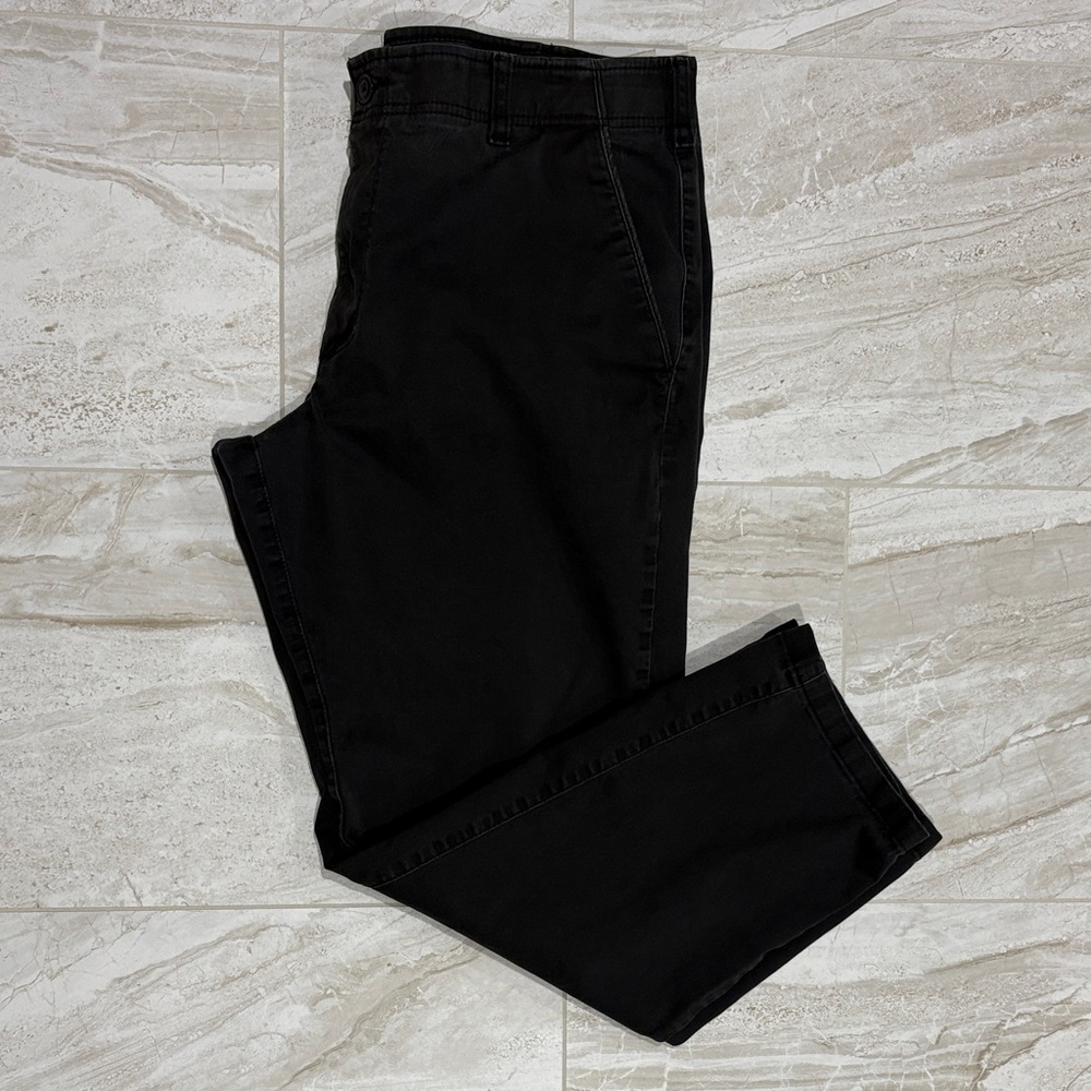 Lee Extreme Motion Straight Fit Pants - Black - 38x29